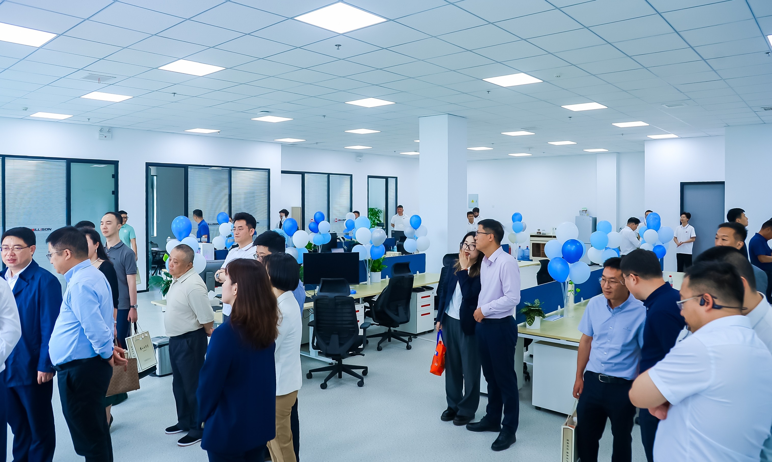 參觀 (2) 參觀 (2)